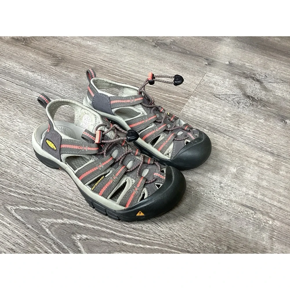 KEEN Womens Size 6 Newport H2 Grey Magnet Coral Pink Hiking Kayaking Sandals